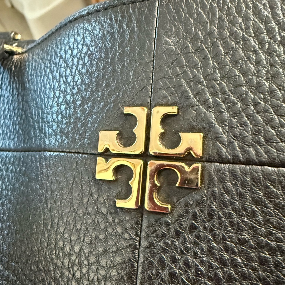 Tory Burch Robinson Pebbled Leather side zip tote - Picture 7 of 9